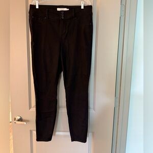 Black High-Waist Jeggings